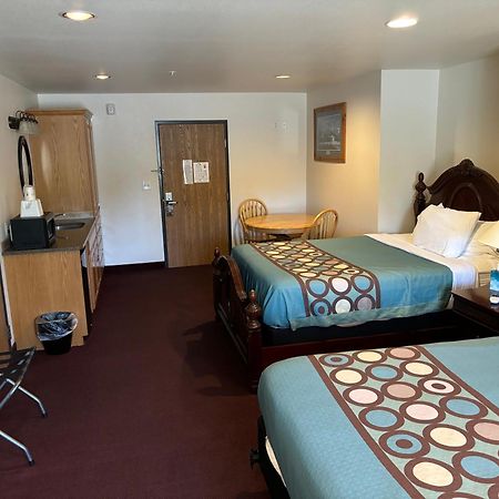 Super 8 By Wyndham Rexburg Otel Dış mekan fotoğraf