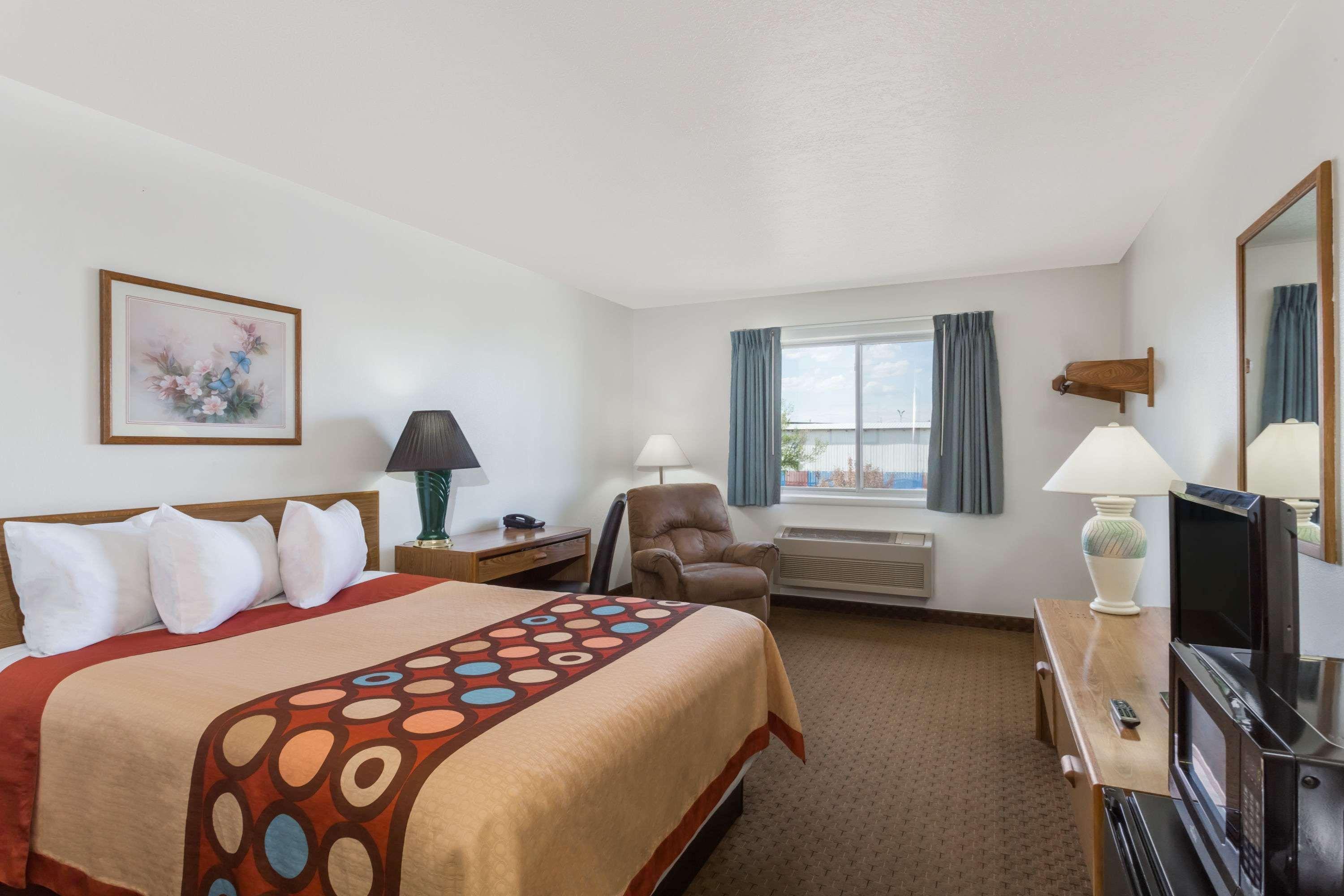 Super 8 By Wyndham Rexburg Otel Dış mekan fotoğraf