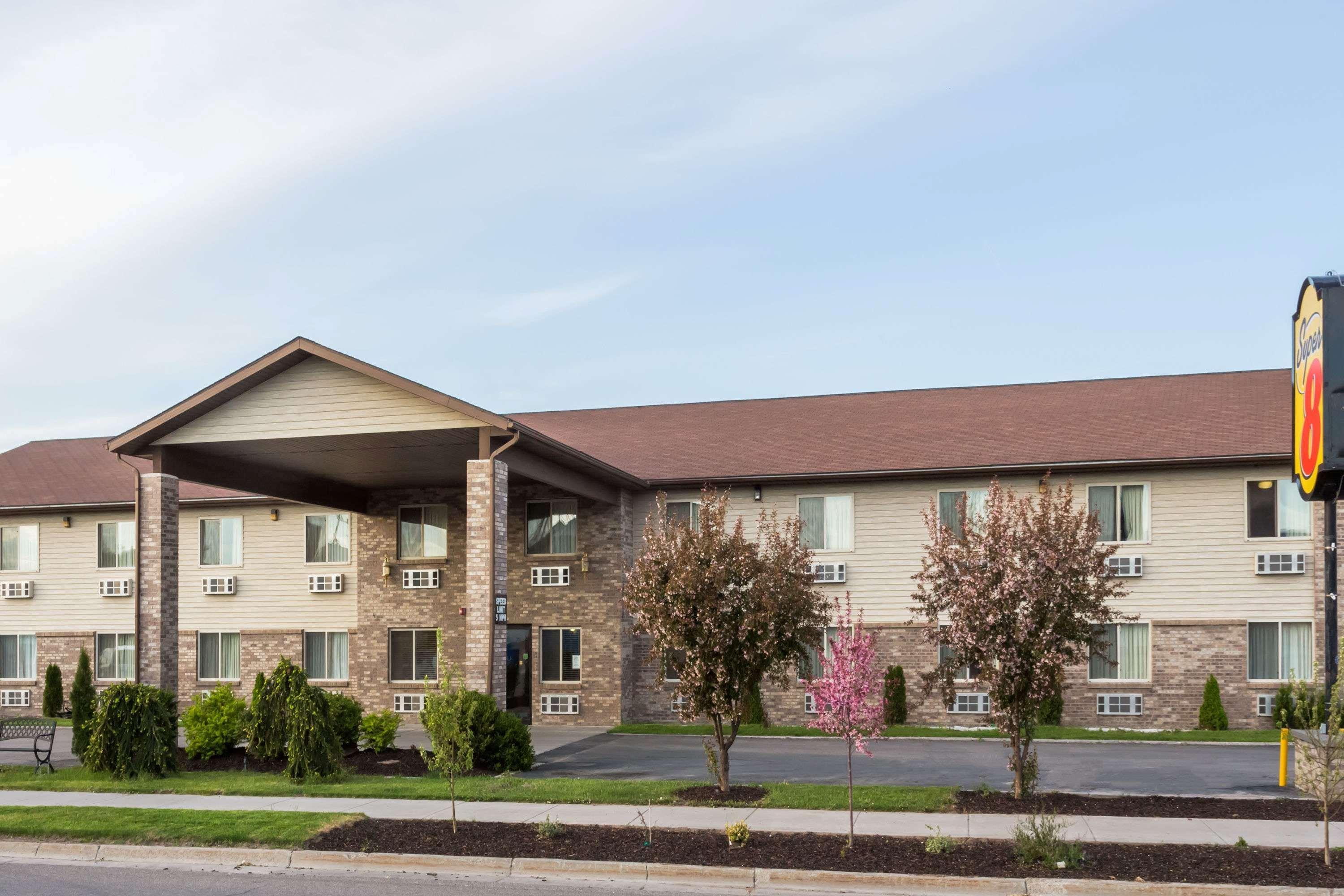 Super 8 By Wyndham Rexburg Otel Dış mekan fotoğraf