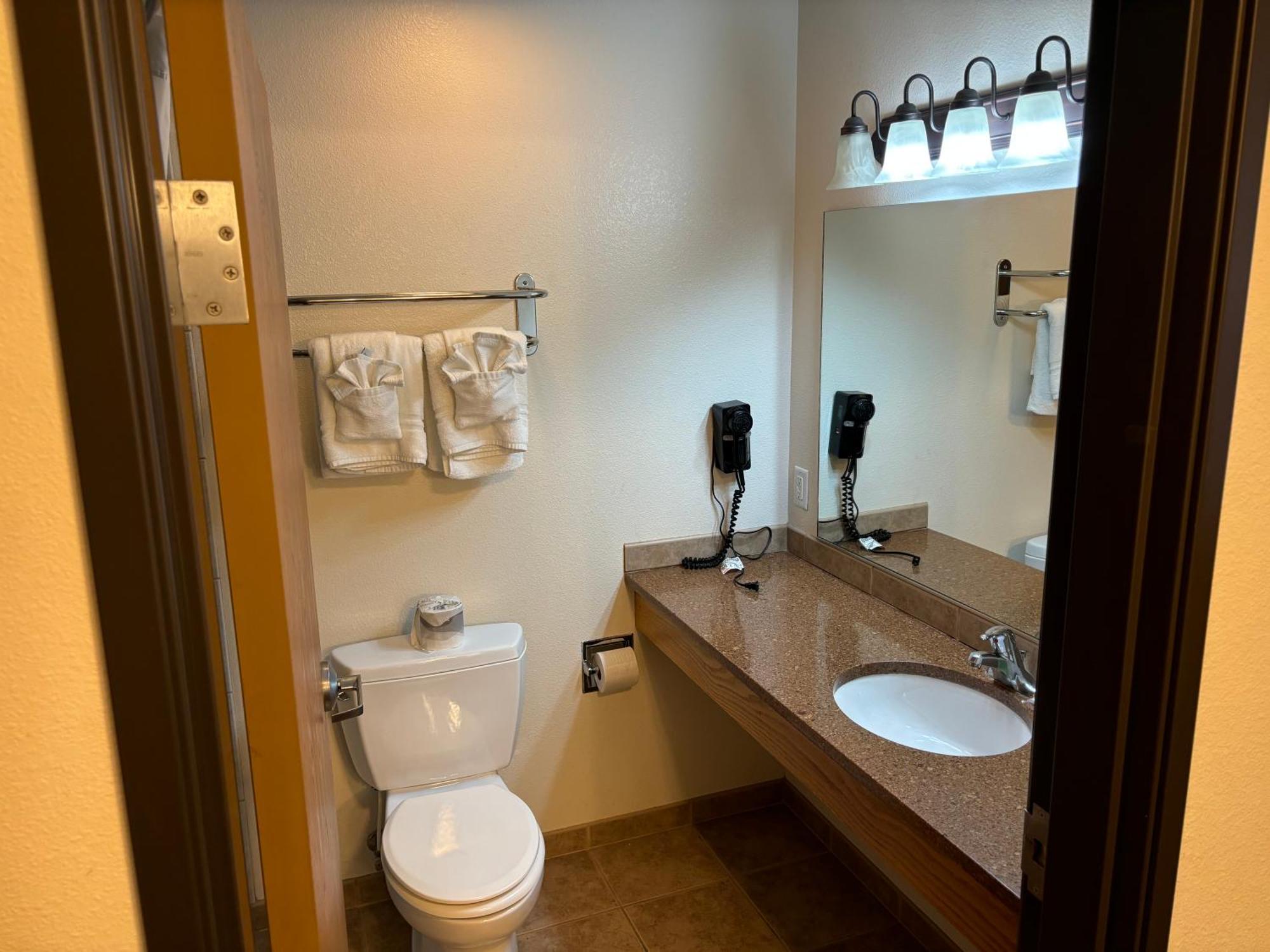 Super 8 By Wyndham Rexburg Otel Dış mekan fotoğraf