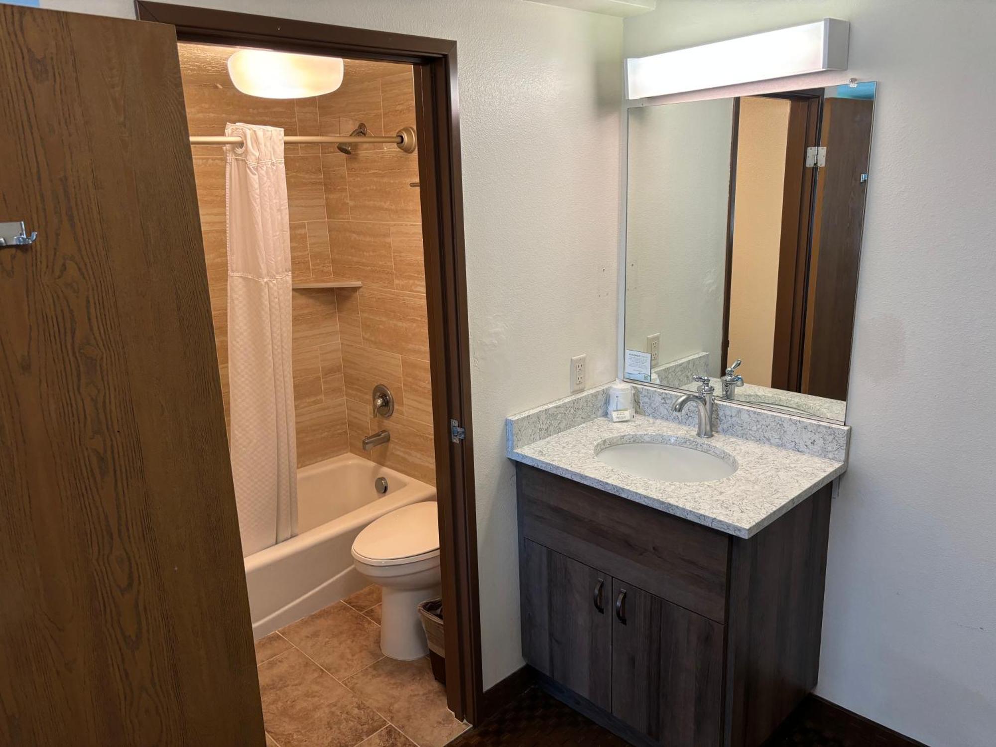 Super 8 By Wyndham Rexburg Otel Dış mekan fotoğraf