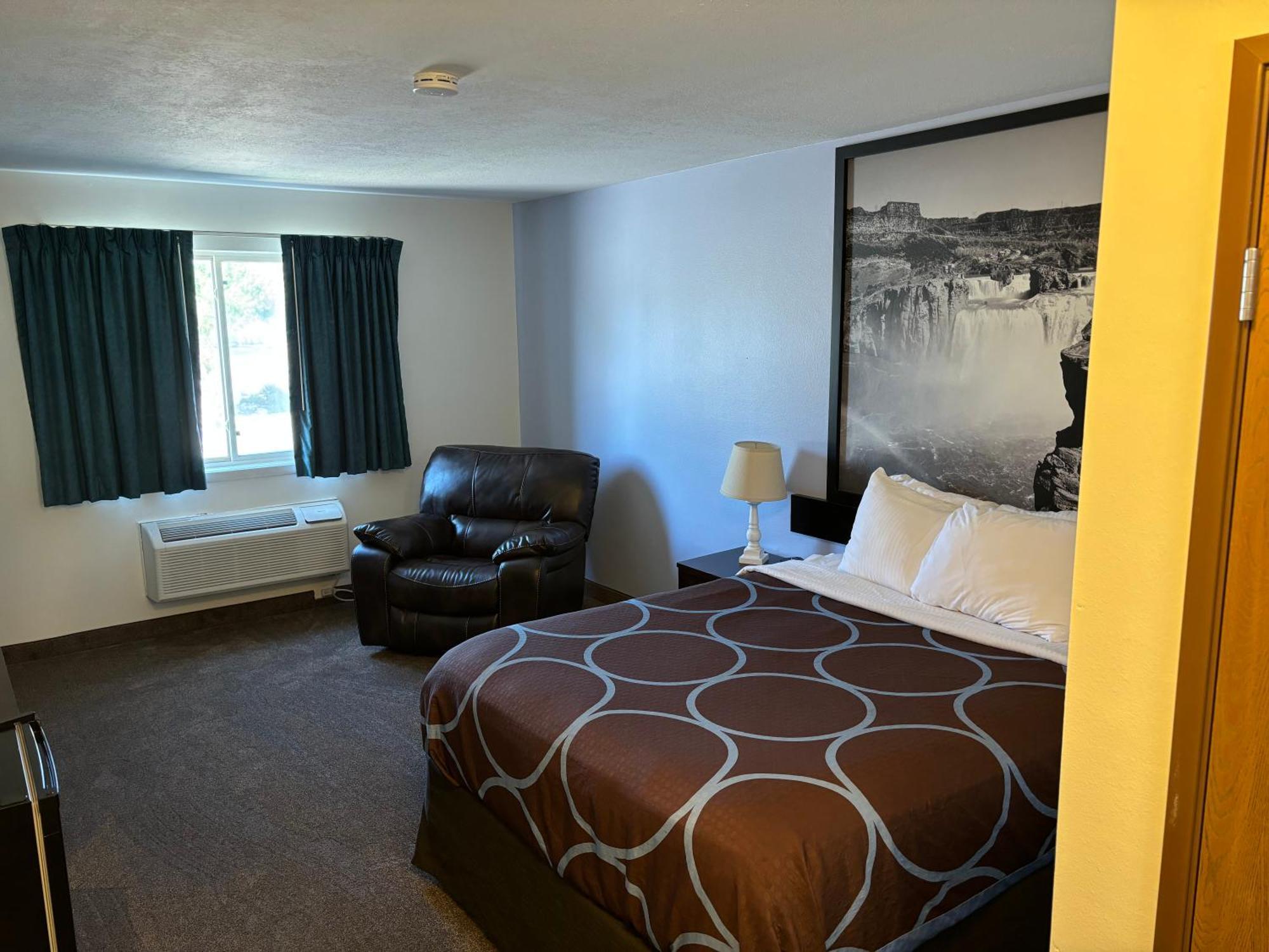 Super 8 By Wyndham Rexburg Otel Dış mekan fotoğraf