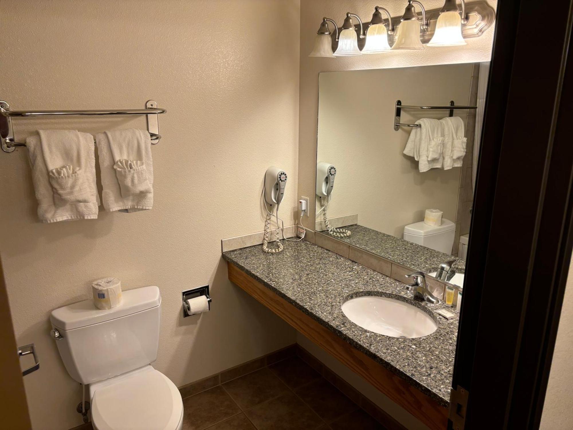 Super 8 By Wyndham Rexburg Otel Dış mekan fotoğraf