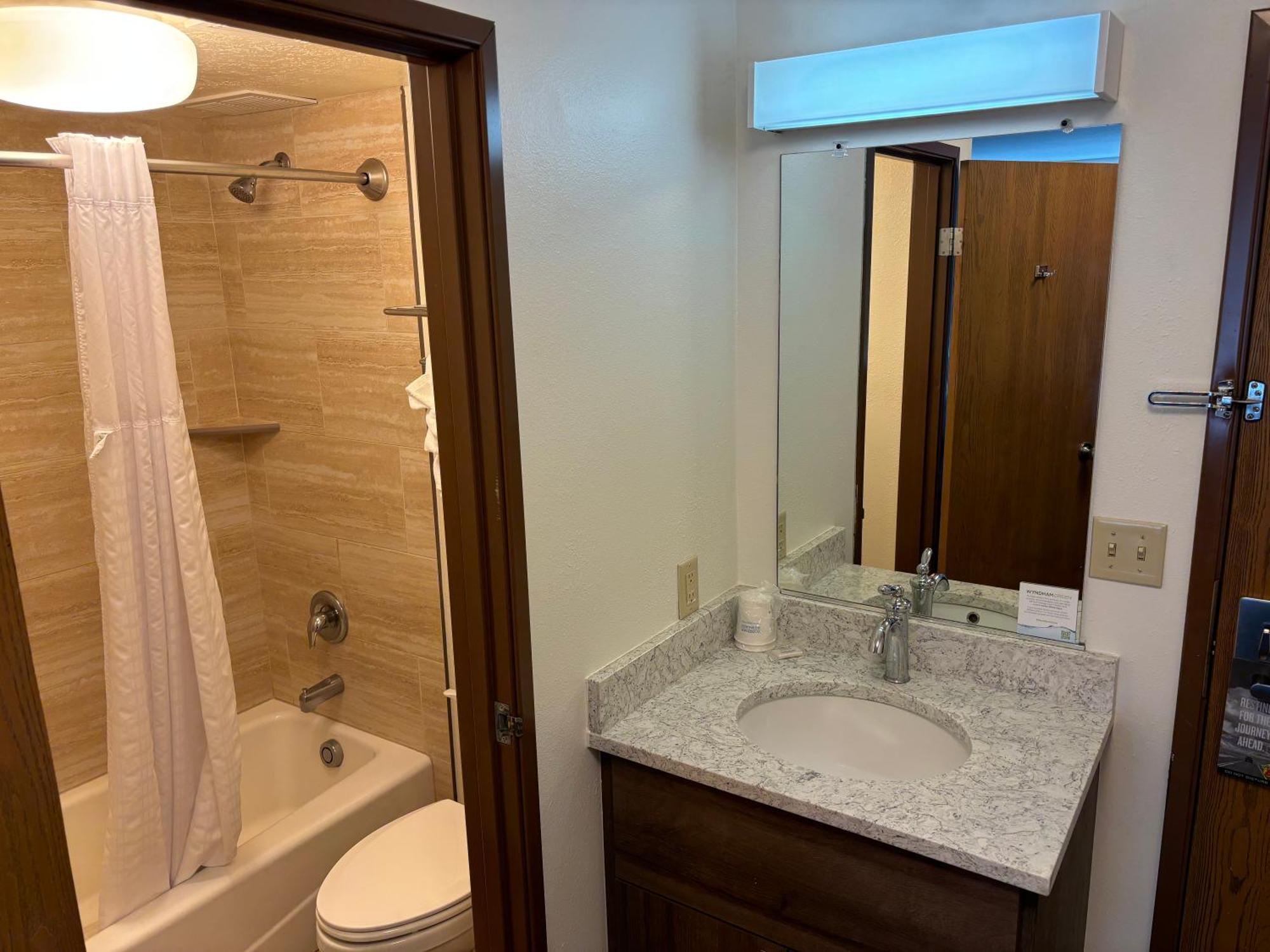 Super 8 By Wyndham Rexburg Otel Dış mekan fotoğraf